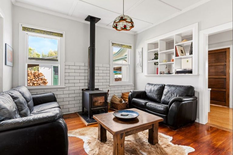 Photo of property in 6 Kanakanaia Road, Te Karaka, 4022