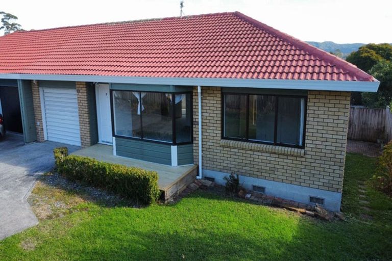 Photo of property in 3/4144 Great North Road, Glendene, Auckland, 0602