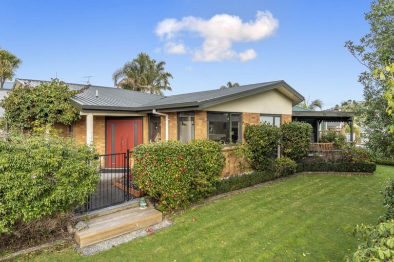 Photo of property in 2 Astor Place, Welcome Bay, Tauranga, 3112