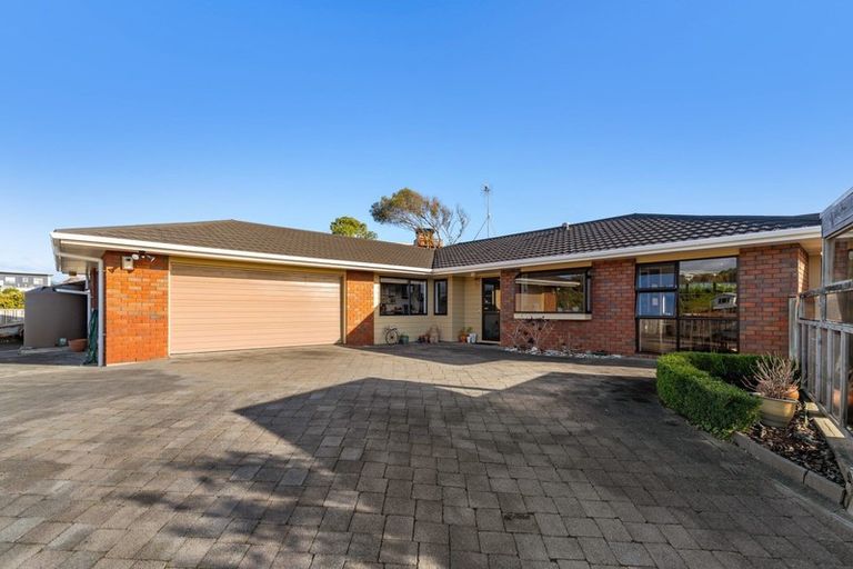 Photo of property in 6 Queens Road, Waikanae Beach, Waikanae, 5036