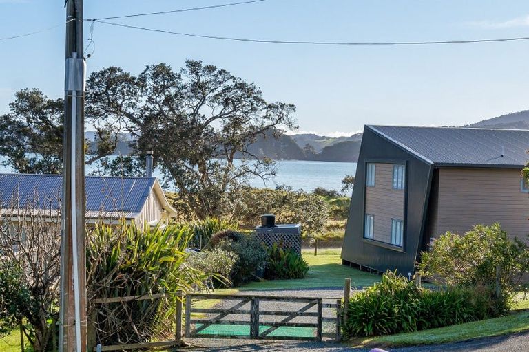 Photo of property in 70 Rapata Road, Oakura, Hikurangi, 0184