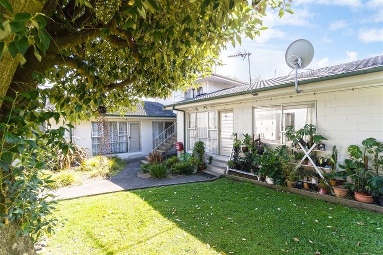 Photo of property in 5/38 Edmonton Road, Henderson, Auckland, 0612
