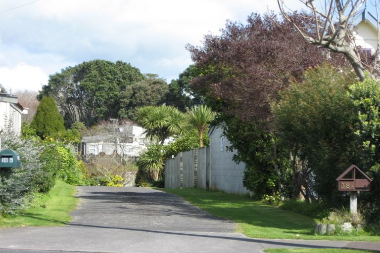 Photo of property in 38a Waiwaka Terrace, Strandon, New Plymouth, 4312