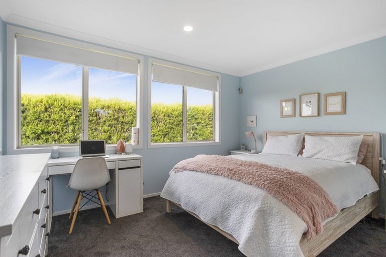 Photo of property in 18 House Avenue, Mangere Bridge, Auckland, 2022