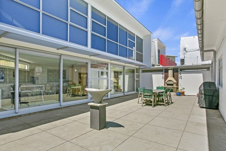 Photo of property in 29c Hamblyn Street, Strandon, New Plymouth, 4312