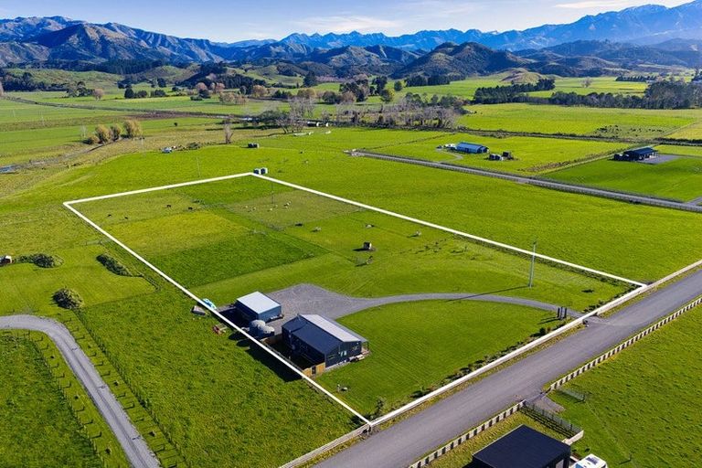 Photo of property in 12 Te Ao Wharepapa Lane, Peketa, Kaikoura, 7373