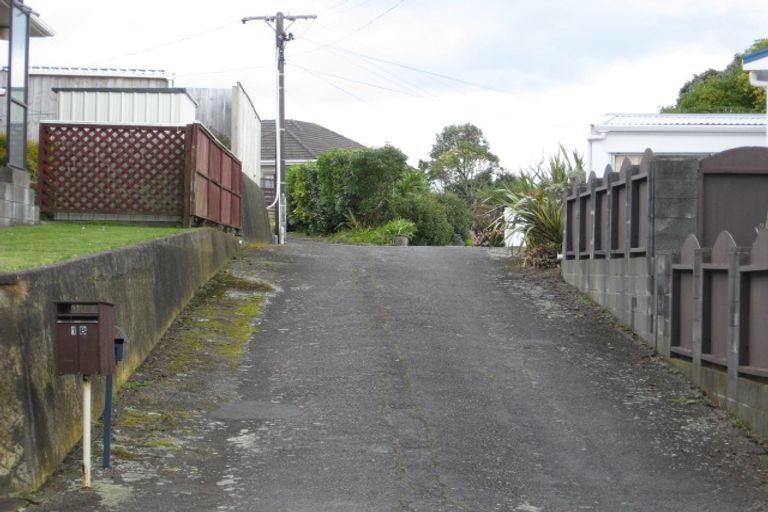Photo of property in 1b Tay Street, Spotswood, New Plymouth, 4310