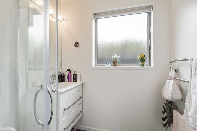Photo of property in 1/37 Aberfoyle Place, Parklands, Christchurch, 8083