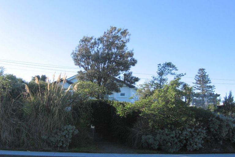 Photo of property in 30 Tasman Road, Otaki Beach, Otaki, 5512