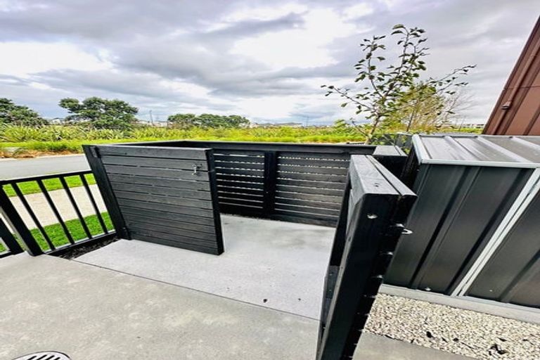 Photo of property in 57b Te Taruna Drive, Wainui, 0932