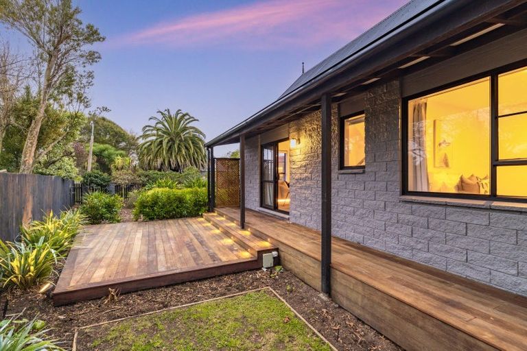 Photo of property in 47a Inwoods Road, Parklands, Christchurch, 8083