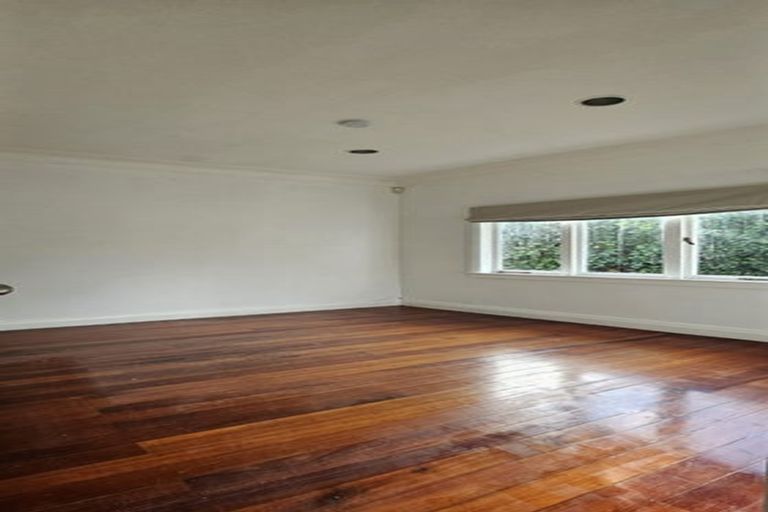 Photo of property in 27 Atkin Avenue, Mission Bay, Auckland, 1071