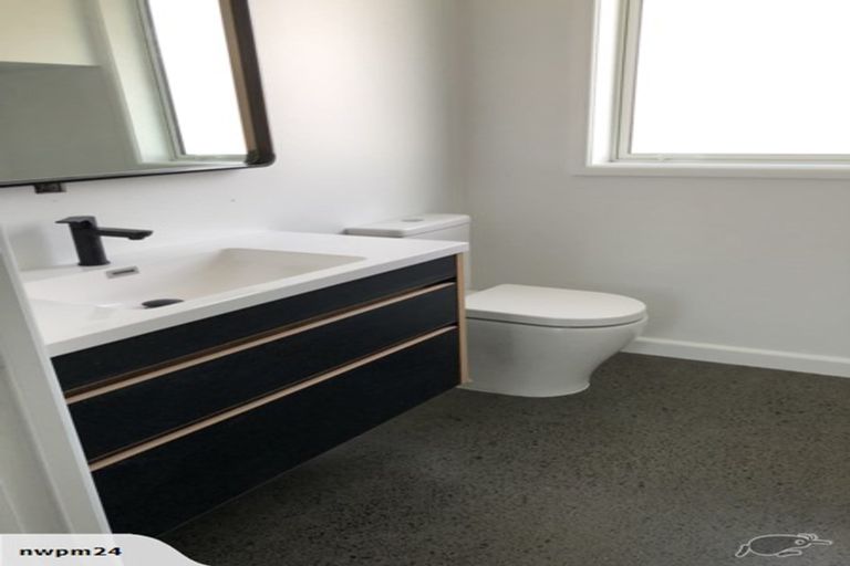 Photo of property in 28 Ridge Road, Howick, Auckland, 2014