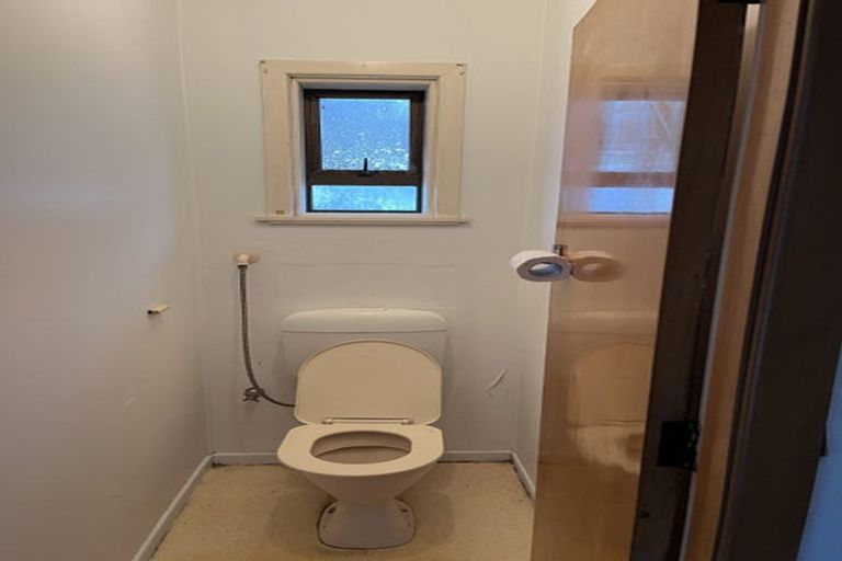 Photo of property in 2 Henwood Road, Mangere East, Auckland, 2024