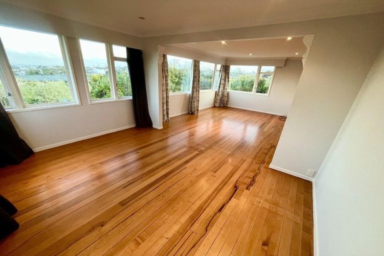 Photo of property in 71 Aberdeen Road, Castor Bay, Auckland, 0620