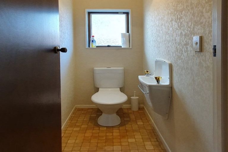 Photo of property in 15 Birdwood Avenue, Moturoa, New Plymouth, 4310