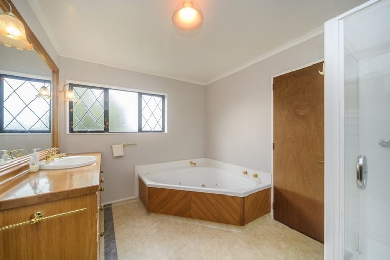 Photo of property in 18 Hanmer Place, Highbury, Palmerston North, 4412
