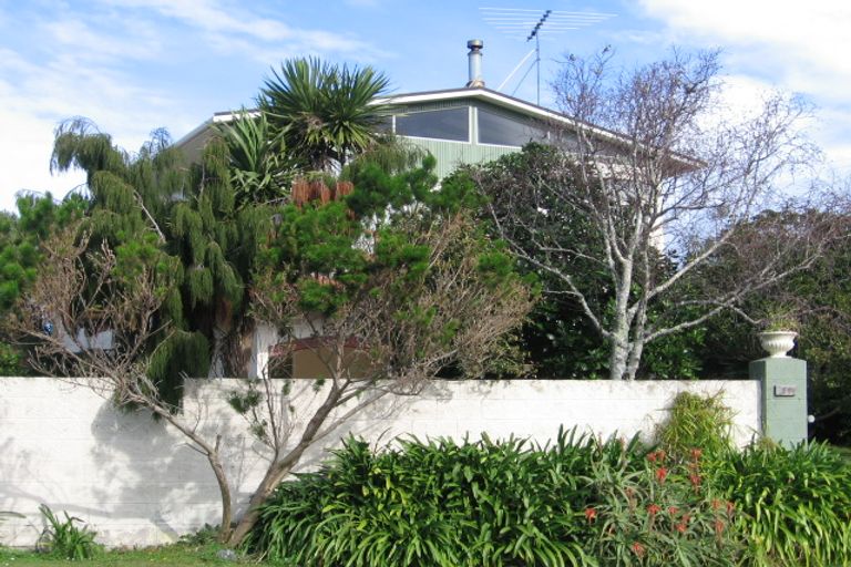 Photo of property in 22 Harbour View Road, Leigh, 0985