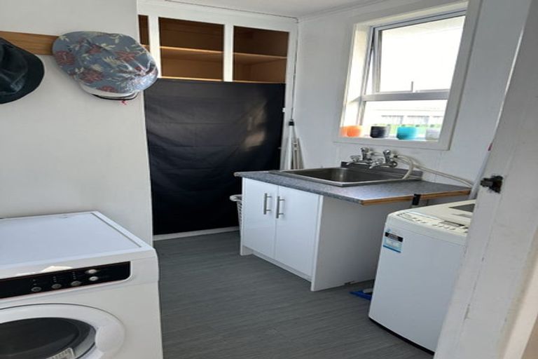 Photo of property in 21 Castle Street, Eltham, 4322