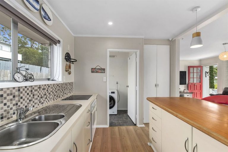 Photo of property in 2/24 Stredwick Drive, Torbay, Auckland, 0630