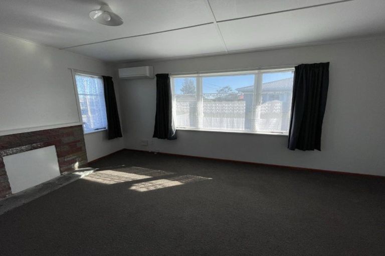 Photo of property in 14 Omori Place, Castlecliff, Whanganui, 4501