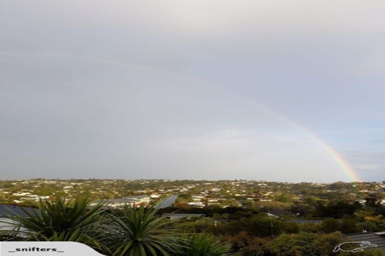 Photo of property in 2/15 Witheford Drive, Bayview, Auckland, 0629