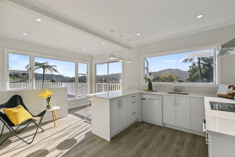 Photo of property in 3 Grenfell Drive, Karori, Wellington, 6012