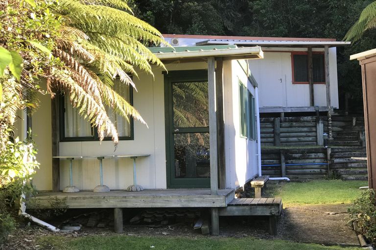 Photo of property in 19 Tombleson Road, Lake Rotoma, Rotorua, 3074