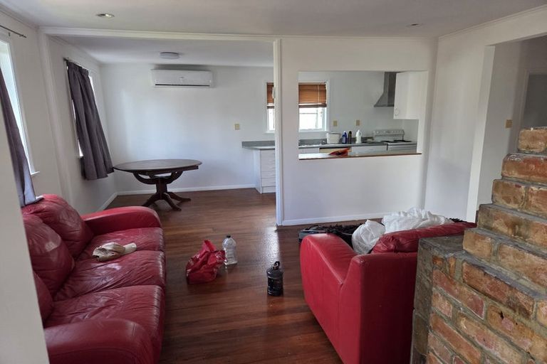 Photo of property in 26 Blease Street, New Lynn, Auckland, 0600
