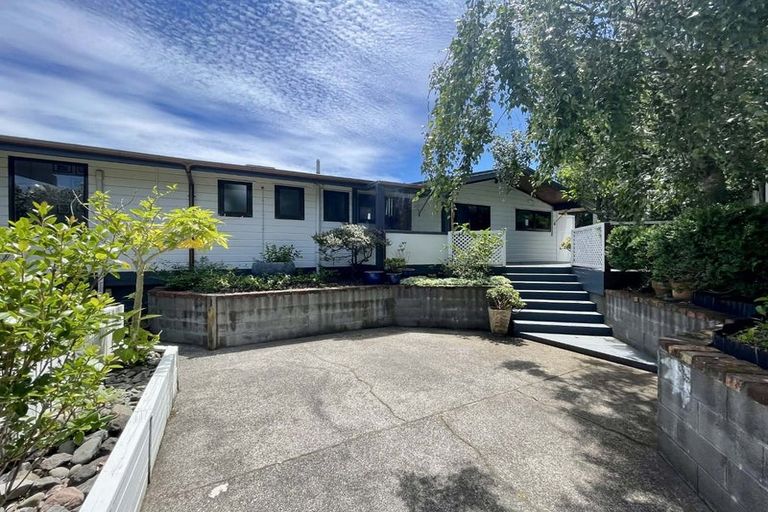 Photo of property in 182 Govett Avenue, Frankleigh Park, New Plymouth, 4310