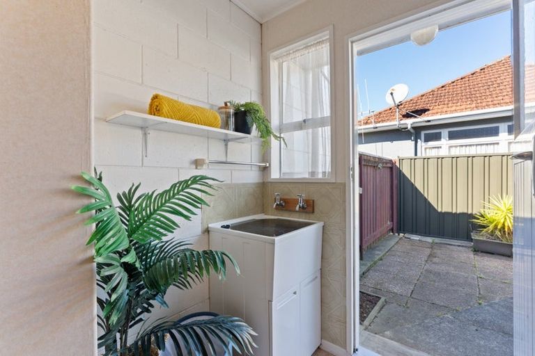 Photo of property in 28b Wood Street, Takaro, Palmerston North, 4410