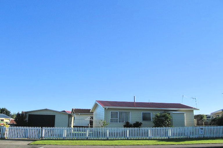 Photo of property in 85b Arawhata Road, Paraparaumu, 5032