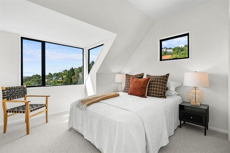 Photo of property in 19 Osmond Lane, Mount Pleasant, Christchurch, 8081