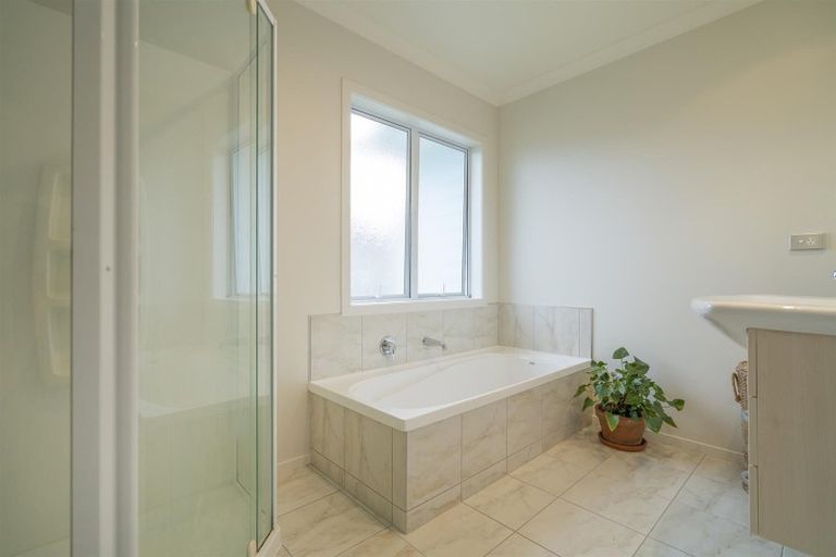 Photo of property in 3 Mermaid Place, Whitianga, 3510