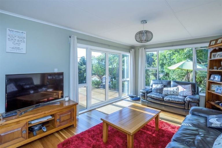 Photo of property in 97 Kawiu Road, Levin, 5510