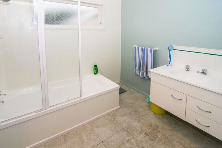 Photo of property in 41 Wavell Crescent, Lansdowne, Masterton, 5810