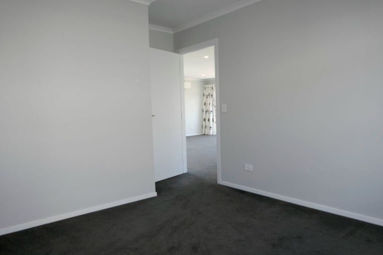 Photo of property in 8 Rotoiti Place, Paraparaumu, 5032