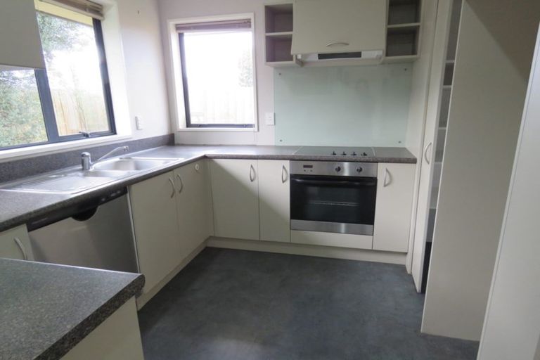 Photo of property in 6 Sheraton Place, Redwood, Christchurch, 8051