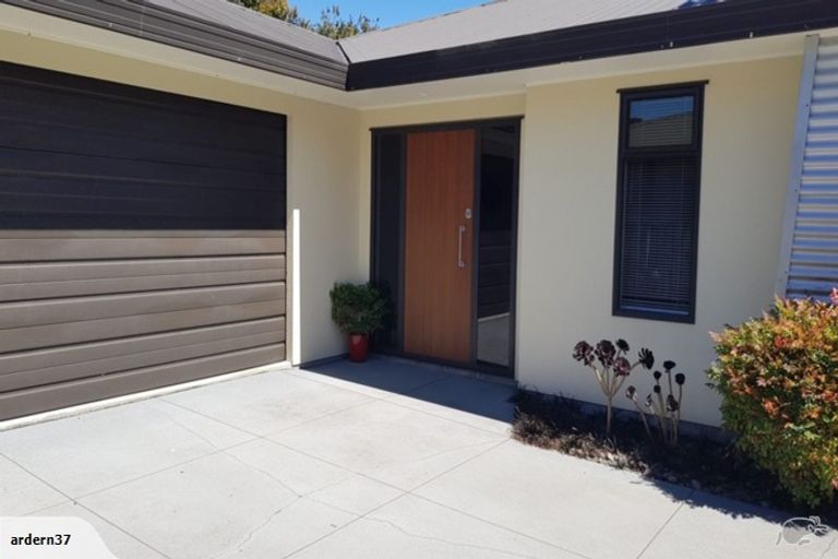 Photo of property in 20 Thames Street, Welbourn, New Plymouth, 4310