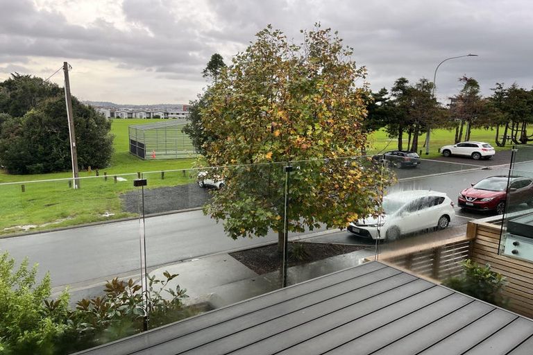 Photo of property in 26 Memorial Park Lane, Hobsonville, Auckland, 0618