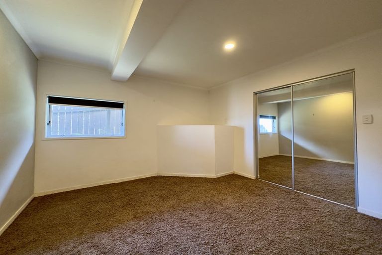 Photo of property in 2/49 Archers Road, Hillcrest, Auckland, 0629