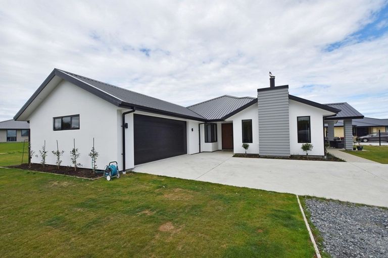 Photo of property in 18 Pegasus Place, Seaward Bush, Invercargill, 9812
