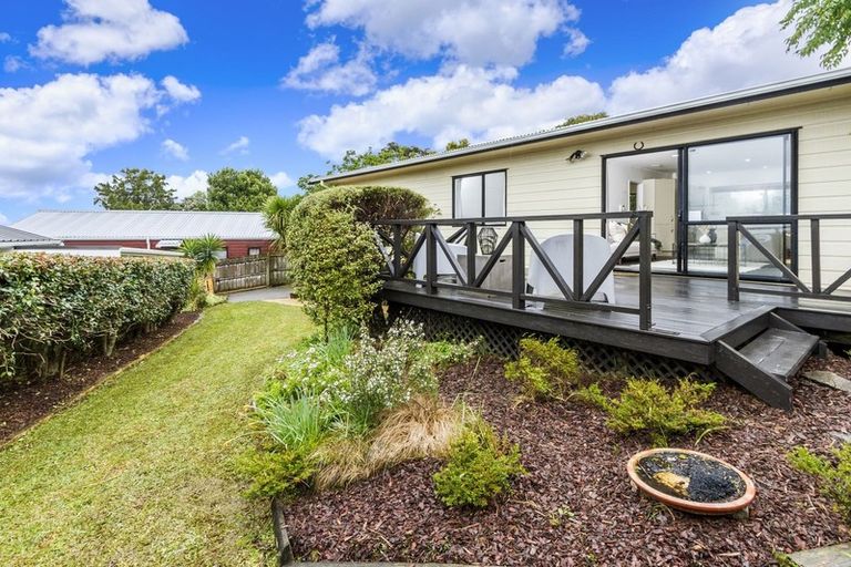 Photo of property in 2/23 Heathglen Place, Bayview, Auckland, 0629