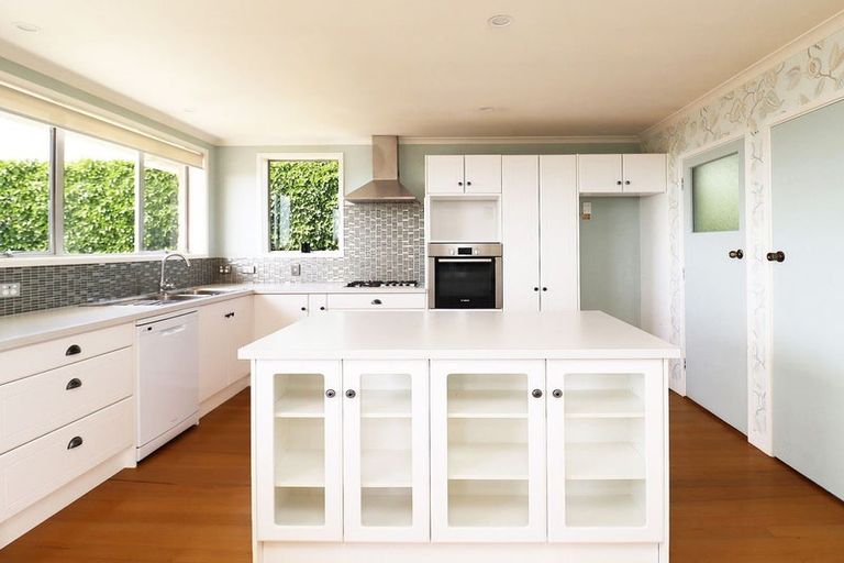 Photo of property in 16 Ure Street, South Hill, Oamaru, 9400