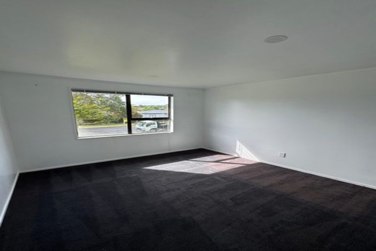 Photo of property in 1/83 Luanda Drive, Ranui, Auckland, 0612