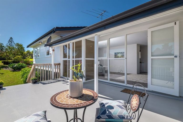 Photo of property in 7 Simon Ellice Drive, Bayview, Auckland, 0629