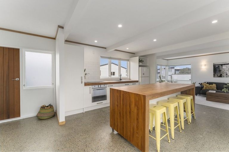 Photo of property in 34 Gray Avenue, Paraparaumu Beach, Paraparaumu, 5032