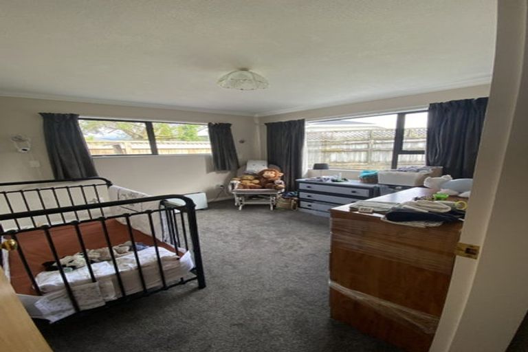 Photo of property in 2/24 Comeskey Grove, Elderslea, Upper Hutt, 5018