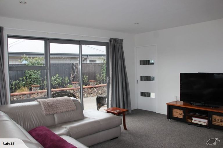 Photo of property in 22 Huntingdon Drive, Rangiora, 7400