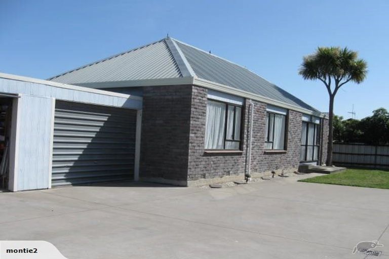 Photo of property in 2/33 Mortlake Street, Islington, Christchurch, 8042